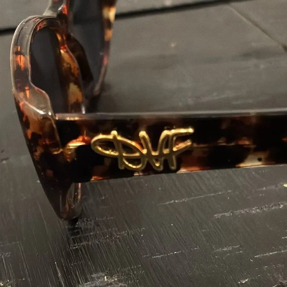 Diane Von Furstenberg Tortoise The Color Authority Sunglasses Luxury 56/16/145‌